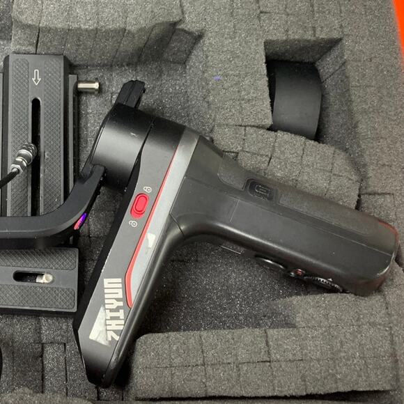 Zhiyun 3-Axis Gimbal Stabilizer w Lens in Hard Orange Travel Case w Handle - Picture 2 of 5